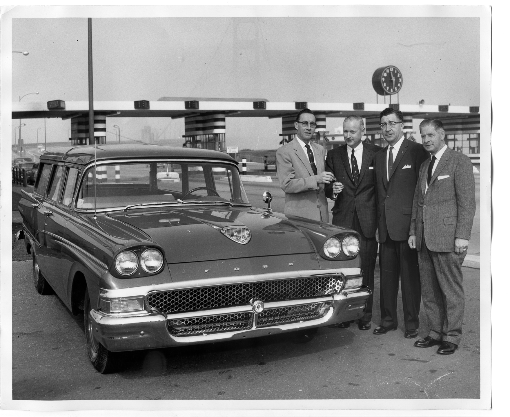 155CastnerGGBridge1960s